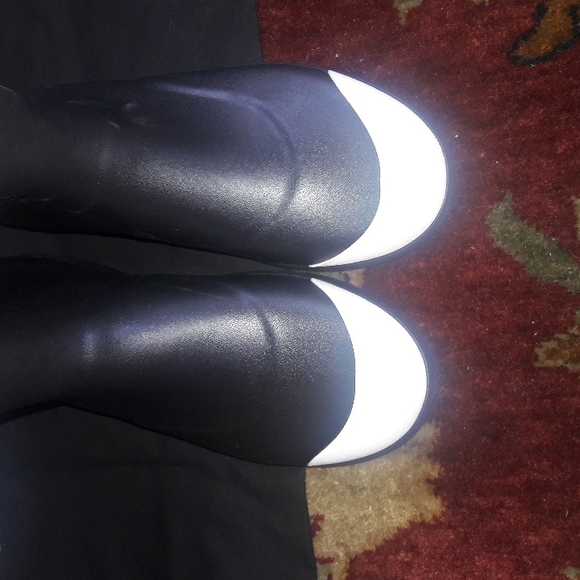 Chanel - Picture 5 of 7